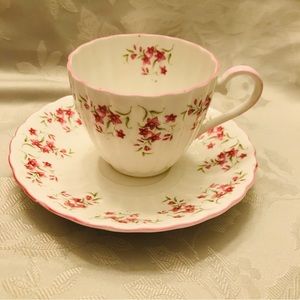 Cup and saucer. Vintage. TUSCAN Fine English bone China.